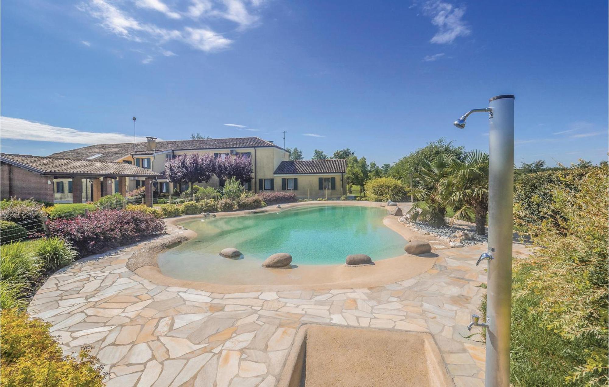 Awesome Home In Ariano Nel Polesine With Kitchen San Basilio Exteriör bild