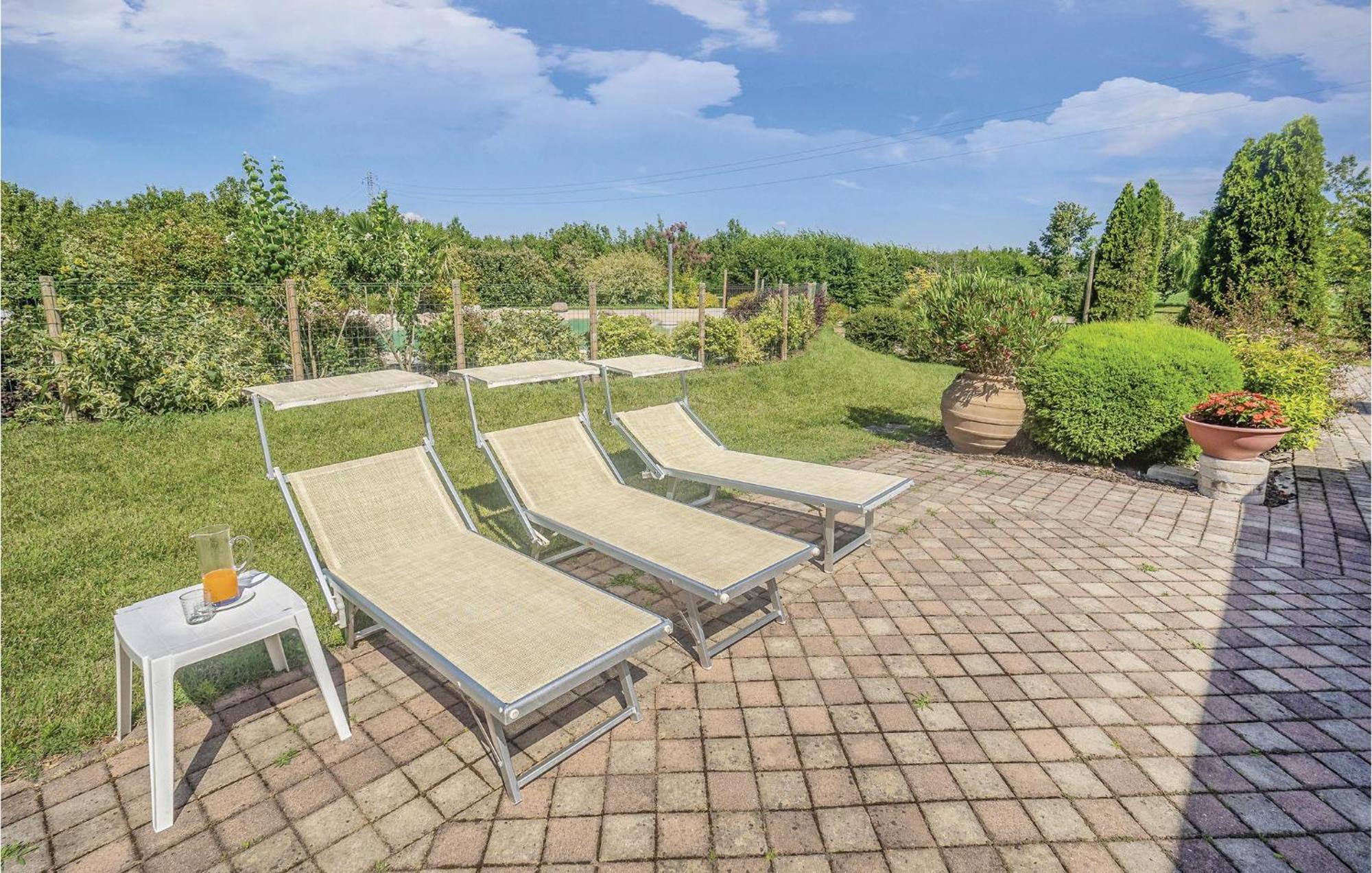 Awesome Home In Ariano Nel Polesine With Kitchen San Basilio Exteriör bild